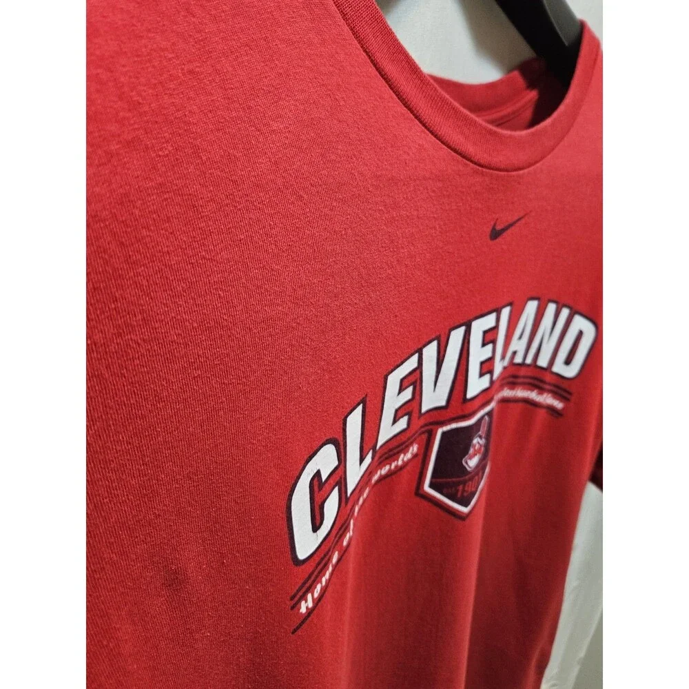 Nike Men XL Red Cleveland Indians Top Sporty Vintage Retro Fan Wear MLB Baseball